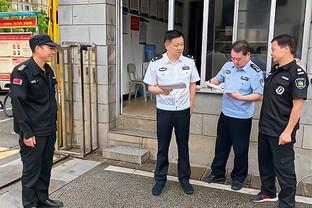 ?TNT晒太阳钓鱼定妆照：三巨头坐船 两名宿巴克利&奥尼尔在列